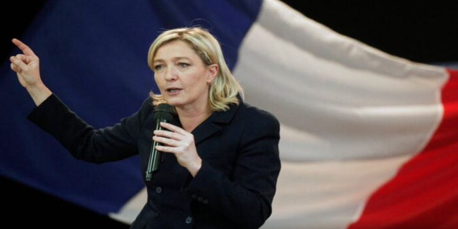 O julgamento durará de 30 de setembro a 27 de novembro de 2024, e os réus serão Marine Le Pen, seu pai Jean-Marie Le Pen e o partido União Nacional como pessoa jurídica foto de fontes abertas